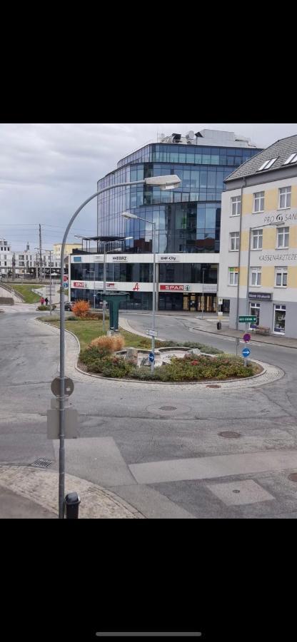 Nina Apartment Wiener Neustadt Exterior foto